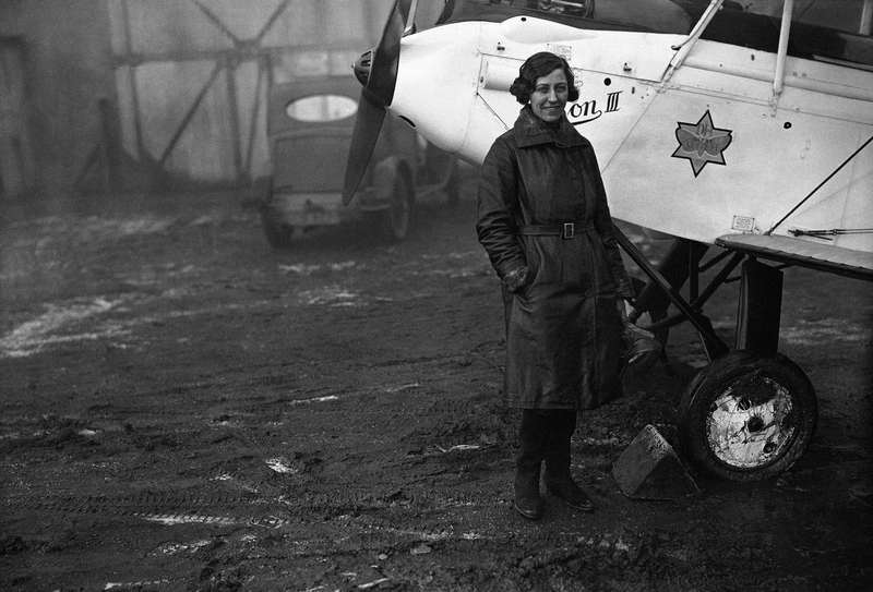 Illustration for article titled One Of Britain's Most Accomplished Female Pilots Worked For The RAF And Raced Cars On The Side